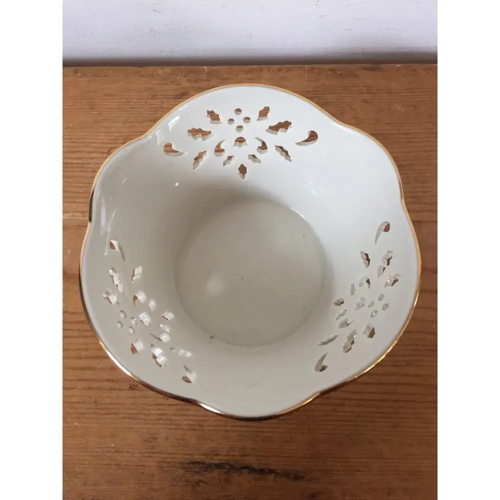 Vtg Lenox Dimension Collection Holiday Cream Gold Rimmed Holly Christmas Vase